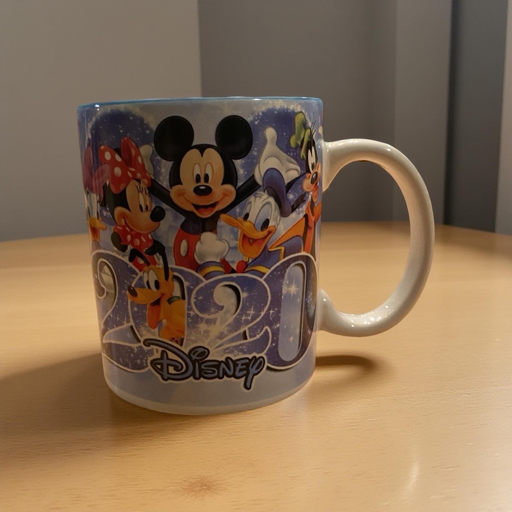 Disney 2020 Mug Mickey Minnie Donald Daisy Goofy Blue Interior